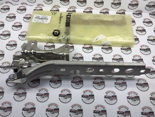 95B823302E, 95B 823 302 E Петля капота права Porsche Macan 95B-2