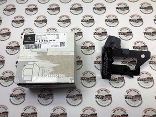 A2188800064, A 218 880 00 64 Петля замка капота Mercedes C W205 / E W213/C238 / CLS C218/C257 / GLC X253 / AMG-GT X290