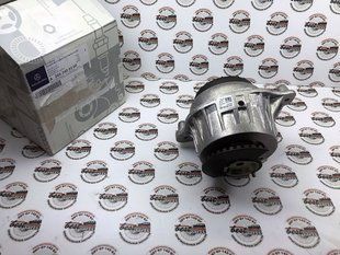 A2052400300, A 205 240 03 00 Подушка (Опора) двигателя правая Mercedes C W205 / E C238