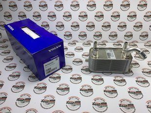 30792231 Радіатор масла коробки Volvo XC70 (-16) / XC60 (-17) / V70 (-16) / V60 CC (-18) / V60 (-18) / S80 (-16) / S80L (-12) / S60 CC ( -18) / S60 (-18)