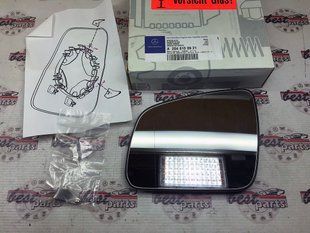 A2048100921, A 204 810 09 21 Стекло зеркала (зеркальный элемент) левый Mercedes C W204