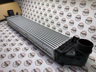 LR031467 Теплообменник (интеркулер / радиатор турбины) Range Rover Evoque L538 / Land Rover Discovery Sport L550