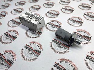 95860608160, 958 606 081 60 Датчик давления масла Porsche Cayenne 958 / Panamera 970 / Macan 95B