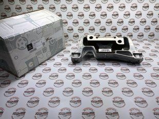 A2462402417, A 246 240 24 17 Подушка (опора) двигуна права Mercedes CLA C117 / GLA X156 / A W176
