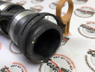 LR049990 Трубка от термостата к двигателю Range Rover Vogue L322/L405 / Sport L320/L494 / Land Rover Discovery 3/4 L319