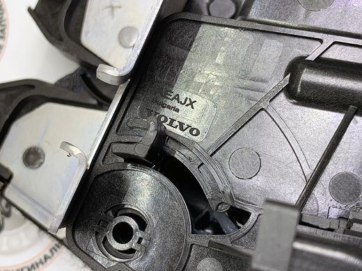 32149889 Замок крышки багажника (Задней ляды) Volvo XC90 (16-) / XC60 (18-) / XC40 (18-) / V60 CC (19-) / V60 (19-)
