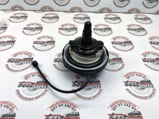 16117482901, 16 11 7 482 901 Кришка паливного бака дизель (Diesel) BMW 2 G42 / 3 G20/G21/G28 / 4 G22/G23/G26 / 5 G30/G31/G60/G61 / 6 G32 / 7 G11/G12/G70 / 8 G14/G15/G16 / X1 U11 / X2 U10 / X3 G01/G45 / X4 G02 / X5 G05 / X6 G06 / X7 G07