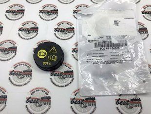 5Q0611349B, 5Q0 611 349 B Крышка бачка тормозной жидкости Porsche Cayenne 958/9A1 / Panamera 970/971 / Taycan 9J1