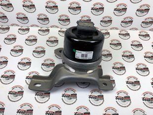 31257674 Подушка (Опора) двигуна права Volvo XC70 (-16) / XC60 (-17) / V70 (-08) / V60 (-18) / S80 (-16) / S80L (-12) / S60 (-18)