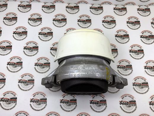 A2042403517, A 204 240 35 17 Подушка (Опора) двигателя 4matic Mercedes C W204 / E C207