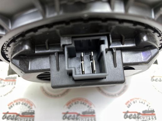 32392343 Вентилятор (мотор) обдува салону Volvo XC90 (16-)/XC60 (18-)/V90 CC (17-)/V90 (17-)/V60 CC (19-)/V60 (19-)/S90L (19-)/S60 (19-)