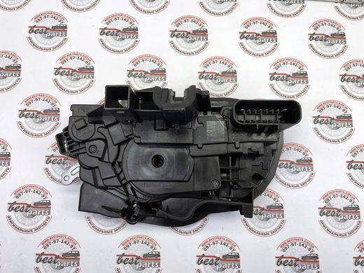 LR153712 Замок передніх лівих дверей з доводчиком Range Rover Vogue L460 / Sport L461
