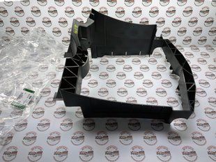 LR124851 Повітропровід (дефлектор) інтеркулера задній лівий Range Rover Vogue L405 / Sport L494 / Land Rover Discovery 5 L462