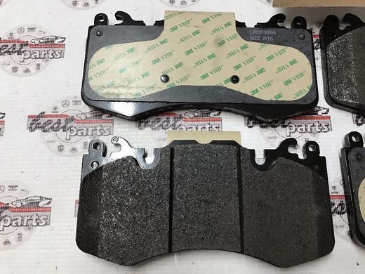 LR093886 Колодки гальмівні передні Range Rover Vogue L322 / L405 / Sport L320 / L494