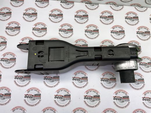 LR174238 Рычаг задней подвески нижний правый, передний Range Rover Evoque L551 / Land Rover Discovery Sport L550