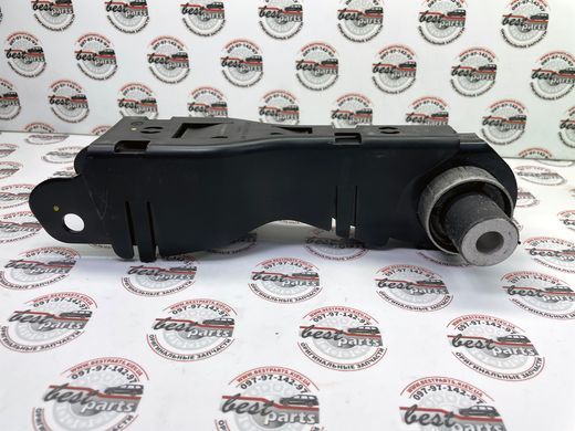 LR174238 Рычаг задней подвески нижний правый, передний Range Rover Evoque L551 / Land Rover Discovery Sport L550