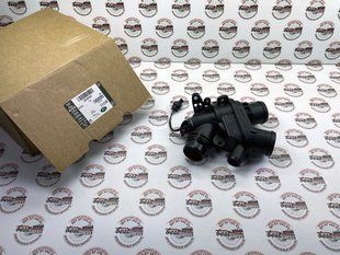 LR107347 Термостат у зборі з корпусом 5.0 Supercharger Range Rover Vogue L405 / Soprt L494