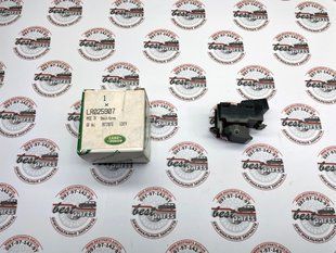 LR025907 Кнопка стеклоподъемника пассажирской двери Range Rover Evoque L538
