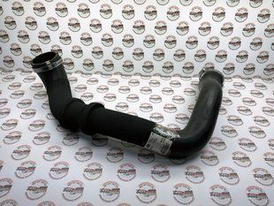 LR066436 Патрубок интеркулера правый Range Rover Evoque L538