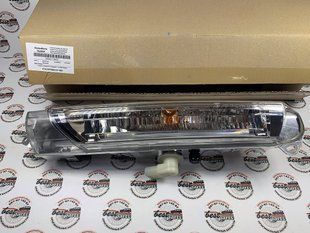 95563118602, 955 631 186 02 Повторювач повороту правий Porsche Cayenne 957
