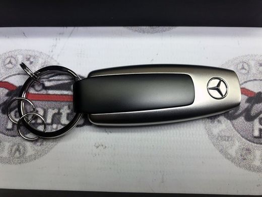 B66958424, B 669 584 24 Брелок для ключей Mercedes GLA класс