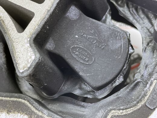 LR114069 Подушка (опора) двигуна верхня Range Rover Evoque L551 / Land Rover Discovery Sport L550