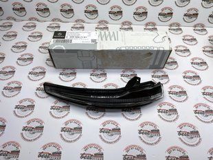 A0999067101, A 099 906 71 01 Повторитель поворота левого зеркала Mercedes C W205 / GLC X253 / V W447