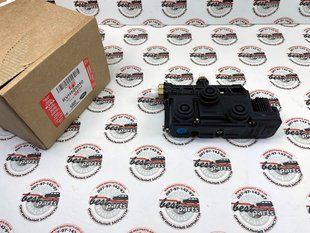 RVH500050 Блок клапанов пневмо подвески задний Range Rover Vogue L322