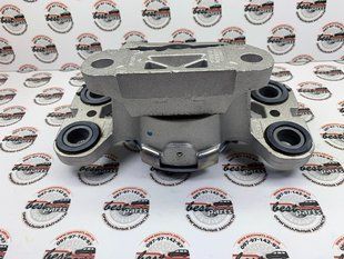 LR023379 Подушка (Опора) коробки передач Land Rover Freelander 2 L359