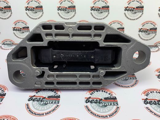 30723702 Подушка (Опора) двигуна права 4.4 Volvo XC90 (-14)