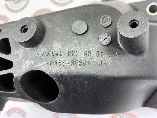 A6422236204, A 642 223 62 04 Кронштейн подушки двигателя правый Mercedes GL/GLS X166