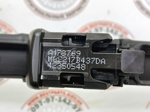 LR157017 Склоочисник (двірник) правий з обігрівом та омивачем Range Rover Vogue L460 / Sport L461