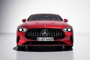 Стартовали продажи самого быстрого седана Mercedes-AMG