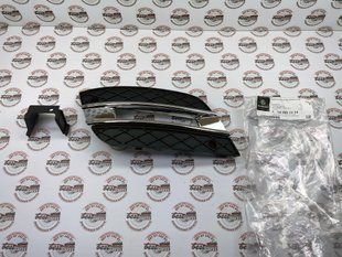 A1648802024, A 164 880 20 24 Решетка передней противотуманки правая Mercedes ML W164