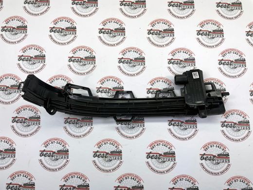 63137441439, 63 13 7 441 439 Повторитель поворота левого бокового зеркала BMW X3 G01/G08/F97 / X4 G02/F98 / X5 G05/G18/F95 / X6 G06/F96 / X7 G07 / XM G09