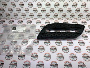 A1668842222, A 166 884 22 22 Решетка переднего правого ходового огня Mercedes ML/GLE W166