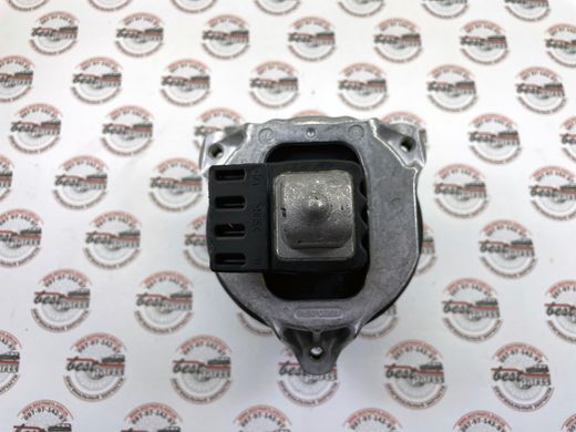 22116860482, 22 11 6 860 482 Подушка (опора) двигателя правая BMW B57 / 3 G20/G21 / 5 G30/G31 / 6 G32 / 7 G11/G12 / 8 G14/G15/G16 / X1 U11/U12 / X2 U10 / X3 G01 / X4 G02/ / X5 G05 / X6 G06 / X7 G07