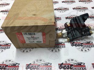 RVH500070 Блок клапанов пневмо подвески центральный Range Rover Vogue L322
