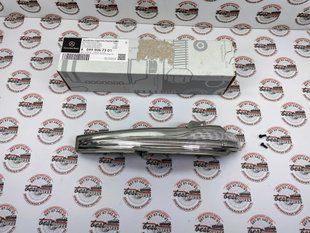 A0999067301, A 099 906 73 01 Повторитель поворота левого зеркала Mercedes C W205 / S C217/W222 / GLC X253