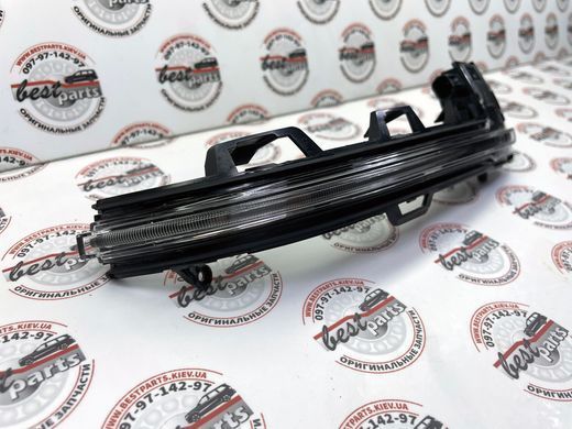 63137441440, 63 13 7 441 440 Повторитель поворота правого бокового зеркала BMW X3 G01/G08/F97 / X4 G02/F98 / X5 G05/G18/F95 / X6 G06/F96 / X7 G07 / XM G09