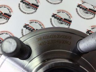 LR137488 Ступица передняя в сборе с подшипником Range Rover Velar L560
