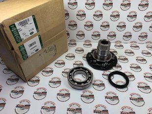 LR039528 Фланец раздаточной коробки к заднему кардану Range Rover Vogue L322/L405 / Sport L320/L494 / Land Rover Discovery 3/4 L319
