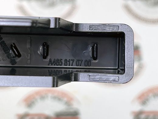 A4658173000, A 465 817 30 00 Значок "AMG" у радіаторні решітку чорний Mercedes G W465