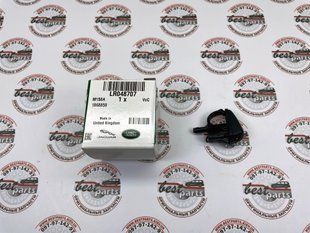 LR048707 Форсунка омивача лобового скла права Land Rover Freelander L359