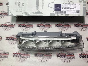 A2049069000, A 204 906 90 00 Фонарь передний дневного света габаритный диодный LED правый, серый корпус Mercedes SLK R172 / C W204 / E C207/W212