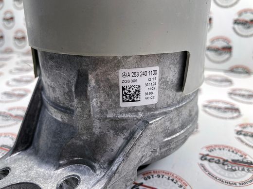 A2532401100, A 253 240 11 00 Подушка (опора) двигуна права 4Matic гібрид Mercedes M274 / GLC X253
