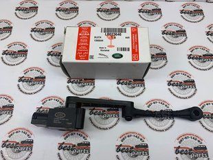 LR023646 Датчик уровня пневмоподвески (кузова) передний Land Rover Discovery 3/4 L319