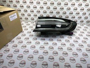 95B945092AM, 95B 945 092 AM Фонарь задний правый затемненный Porsche Macan 95B-2