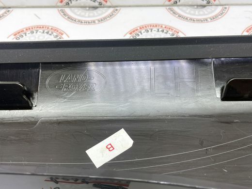 LR077218 Накладка передней левой стойки, наружная Range Rover Evoque L538