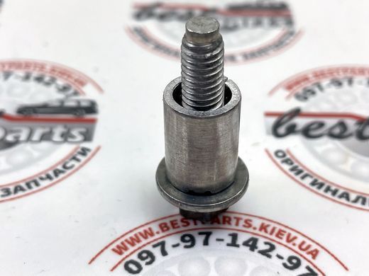 A0039902703, A 003 990 27 03 Болт Torx External M6X30 кріплення клапанної кришки Mercedes M654 / M656 / CLA C118 / GLE W167/C167/X167 / A W177 / C W205 / E W213/C238 / S W222/W223 / B W247 / GLB X247 / GLA H247 / GLC X253 / CLS C257 / V W447 / G W463